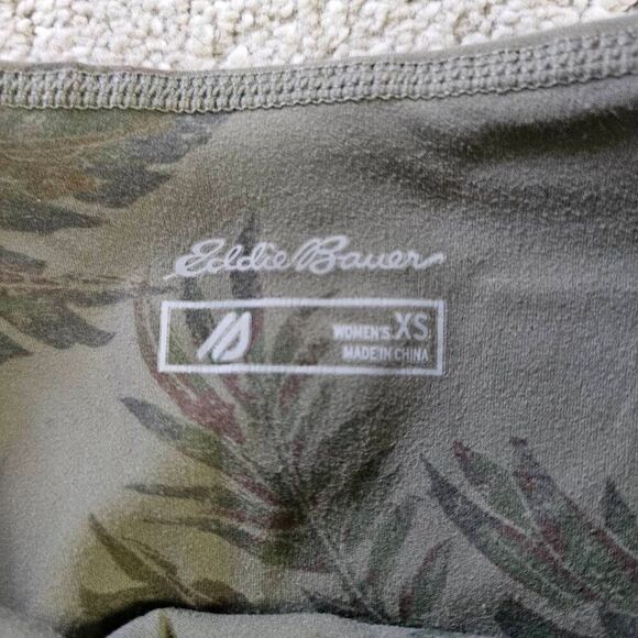 3/$15 Eddie Bauer Green Botanic Print Cropped Leggings Size XS - Picture 2 of 5